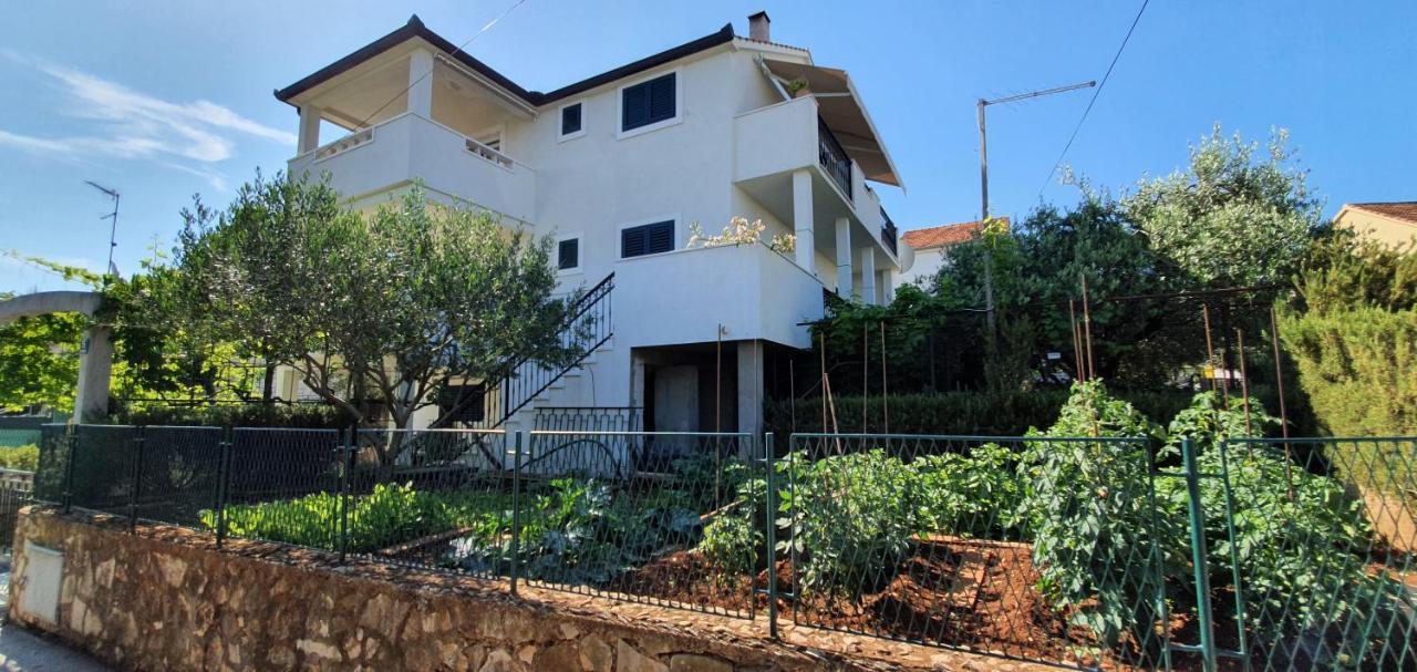 Apartments Romarin Supetar Exteriér fotografie